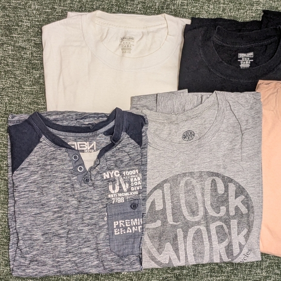 Kids Graphic and Solid Color T-Shirts Set - Picture 2 of 4